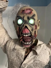 2012 Spirit Halloween Head Banger Zombie Prop - WORKS - See Video