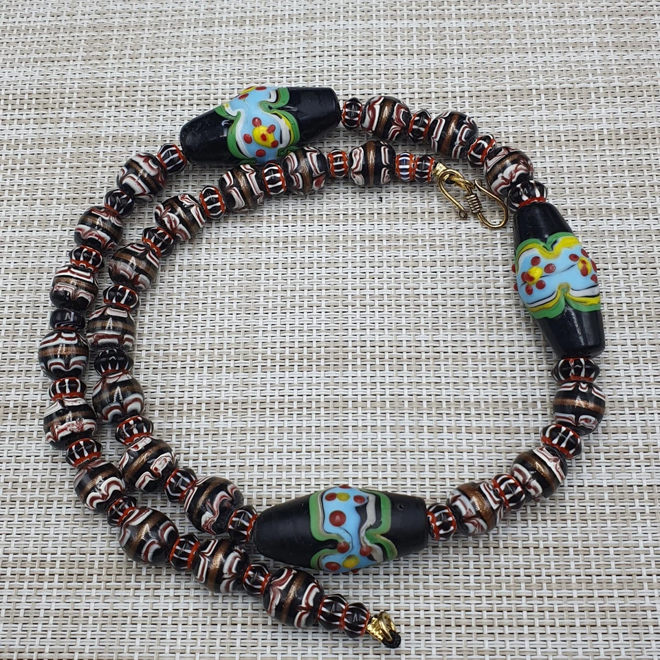 Collar con cuentas de vidrio mofeta floral aventurina y chevron estilo veneci... - Imagen 3 de 4