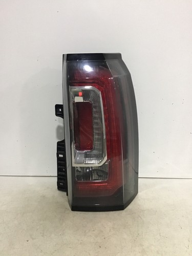 2015 - 2020 GMC YUKON RH PASSENGER TAIL LIGHT OEM C109R 14641