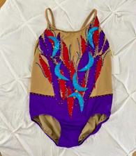 Nowy z metkami Fioletowo-czerwona pałka z płomieniem Wirling Kostium z kamieniami Swarovskiego Rozmiar L