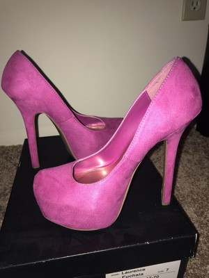 fuschia pumps