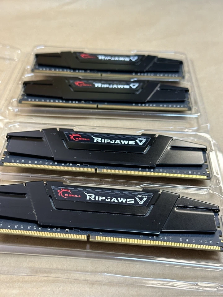 G.Skill Ripjaws V 16GB (8GB x 2) DDR4 3200 Memory Module RAM | Free Ship - Image 2 of 4