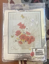 POPPIES Needlecraft Kit #675 Friends Creative Stitchery VTG 1977 16" X 20" NOS