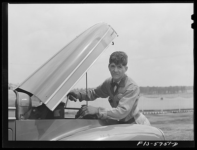 Pennsylvania Turnpike PA Gasoline Station Attendant 1942 Auto Service