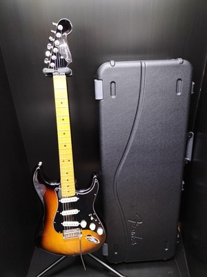 Fender USA Ultra Luxe Strat MN 2TSB E-Gitarre JP