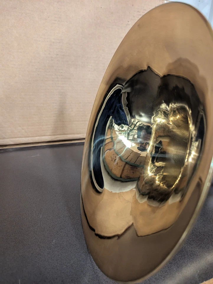 C.G. Cuerno francés CONN con estuche Foto 4 de 4