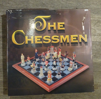 Neu Schachspiel Figuren & Brett handbemalt The Chessmen Golfset W.U 2001 Box