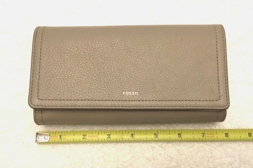 Fossil RFID Logan - Flap Clutch Wallet - Light Taupe - SL7833263 - New with Tags