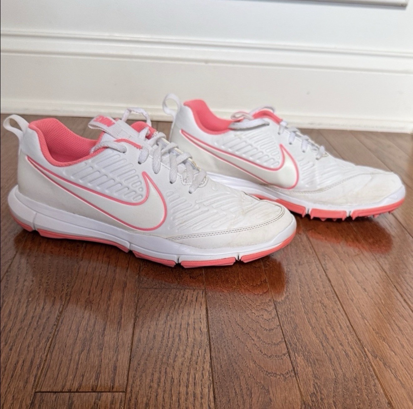 Explorer 2 Women's White & Pink Size 9  Spikeless