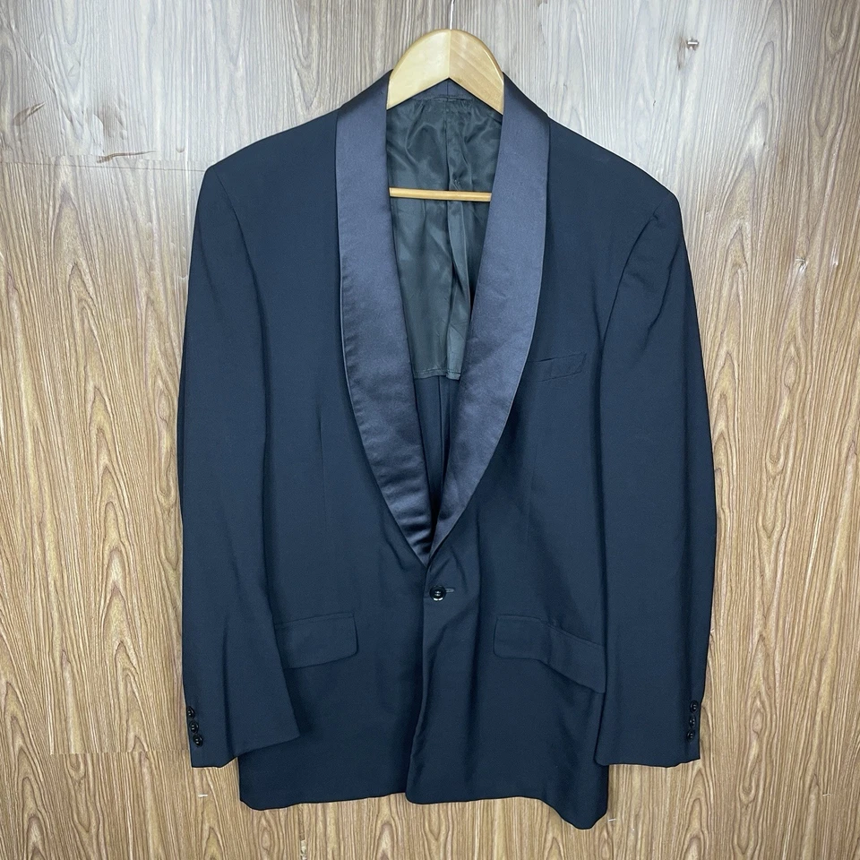 Jaqueta smoking masculina 42R xale preta vintage década de 1950 1960 feita na União EUA - Imagem 2 de 4