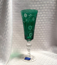 AJKA/GODINGER BEE & FLOWER FLUTE EMERALD GREEN CUT TO CLEAR HUNGARY BOHEMIAN