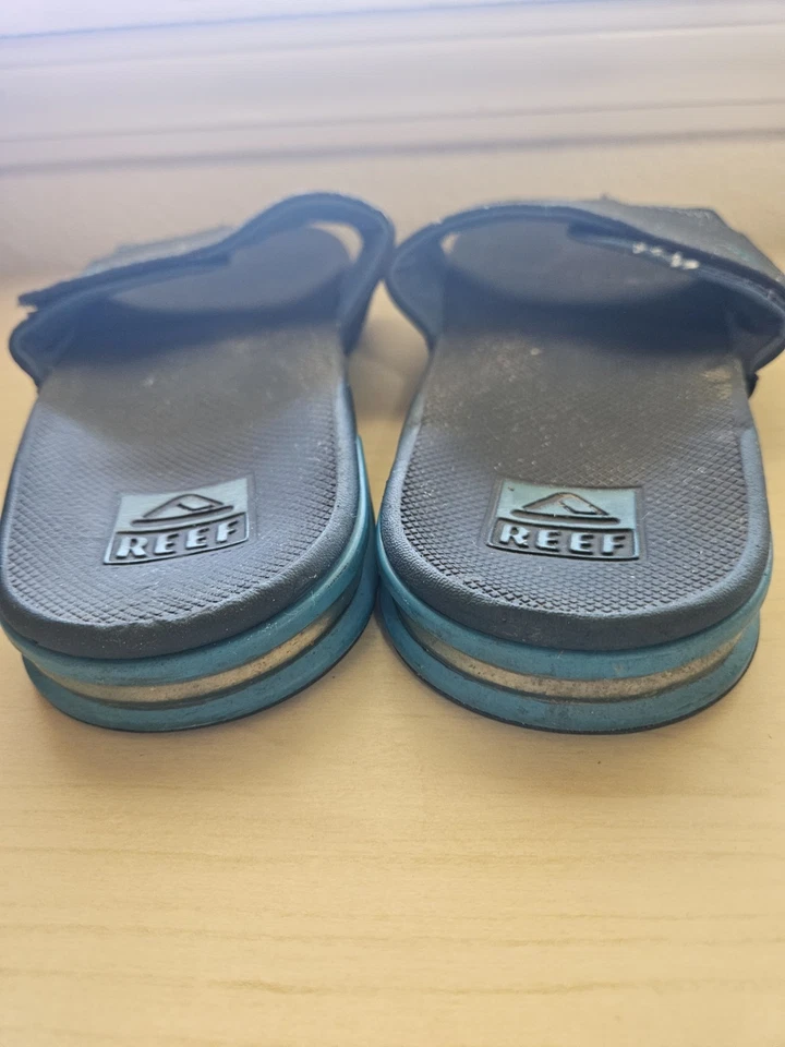 Sandálias masculinas Reef Fanning tamanho 8 UE 40 cinza azul abridor de garrafa - Imagem 4 de 4