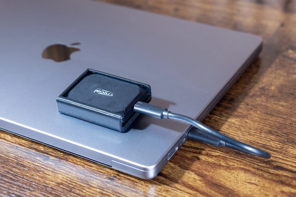 Crucial X9 & X10 SSD Hard Drive Laptop Mount - Image 2 of 4