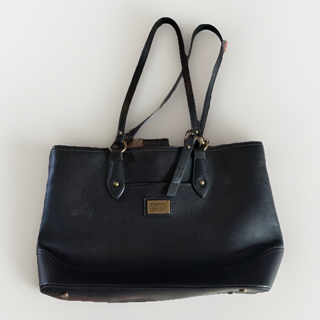 Frye and Co. Black Tote Shoulder Bag Magnetic Closure Gold Hardware Charm