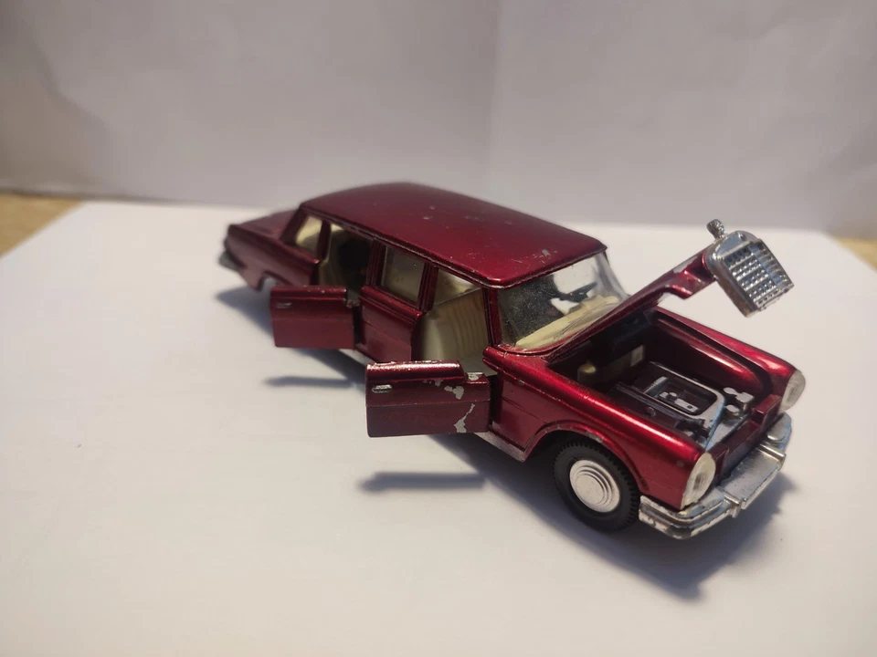 lotto Dinky Toys Mercedes 600 e Volkswagen beetle - Immagine 4 di 4