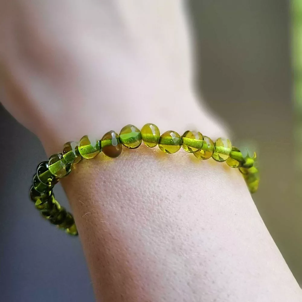 Green 2024 amber beads