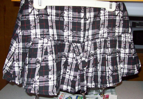 Vintage Ghosts & Angels Skull & Crossbone Damen Gr. M kariert Plissee Minirock - Bild 2 von 6
