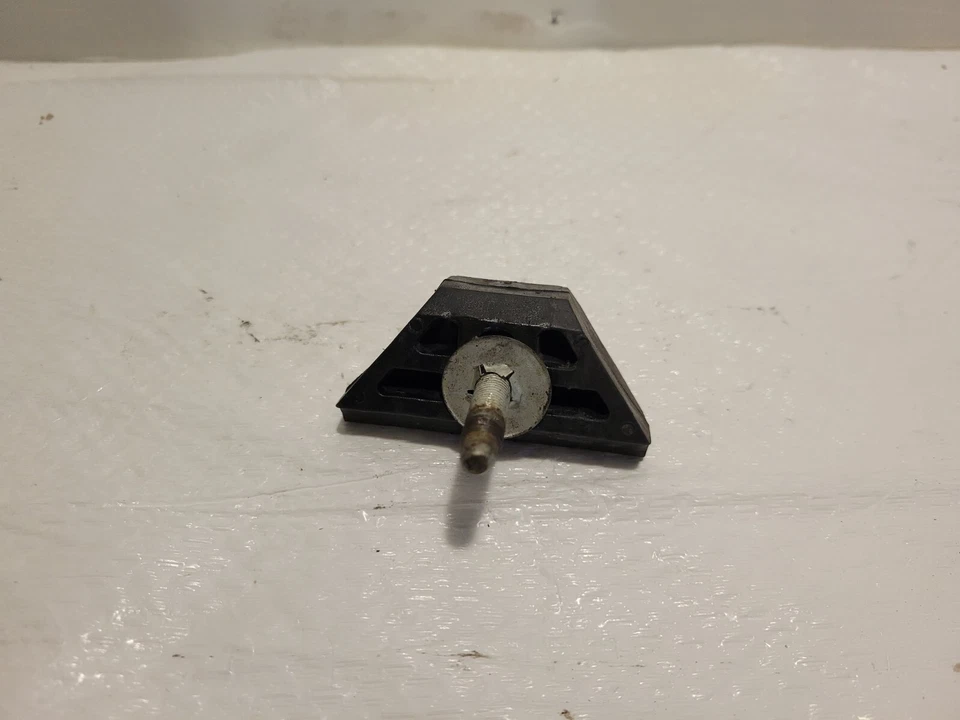 2005 Saturn Vue电池固定夹扣 — 第 3/4 张图片