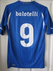 balotelli italy jersey