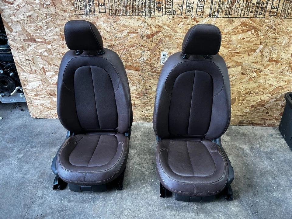 JUEGO MONTAJE ASIENTOS DEPORTIVOS DELANTEROS Y TRASEROS BMW 16-22 F48 X1 MOCA PERFORADA OEM 45K Foto 2 de 4