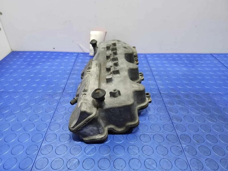 Cubierta de válvula de motor Mercedes Benz 2,6 L lado derecho del pasajero OEM 1120100430 Foto 3 de 4