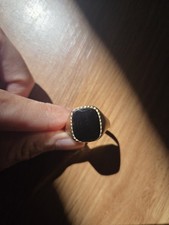 Beautiful Fully Hallmarked 9ct Gold Onyx Set Signet Ring - 3.6 Grams, Size U
