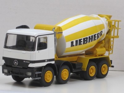 Mercedes-Benz Actros 4-Achs-Betonmischer HTM 904 Liebherr-Box Conrad 40119 1:50
