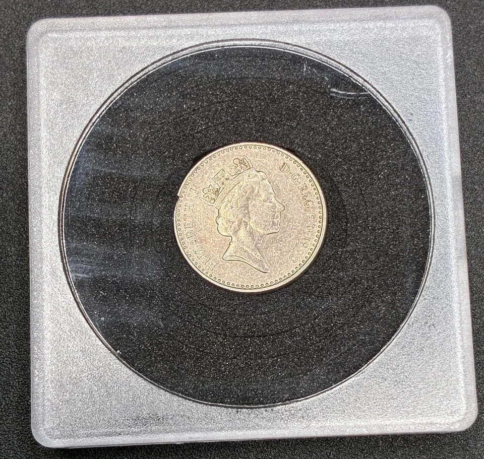 1990 Five Pence  UK (British) Queen Elizabeth II  D•G•REG•FD Rare Coin - Image 2 of 2