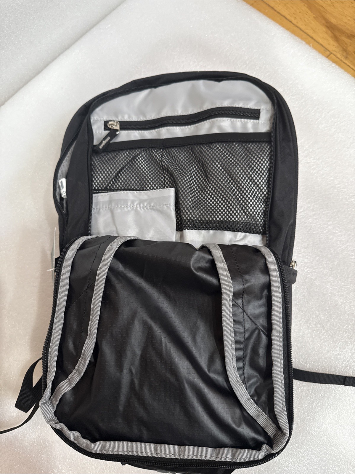 Deuter Race Exp Air 14+ 3 Bike Backpack Black NEW