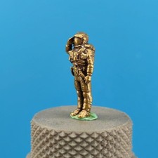 2pcs Mini Brass Saluting Astronaut Figurine, Tiny Spaceman Diorama Statue