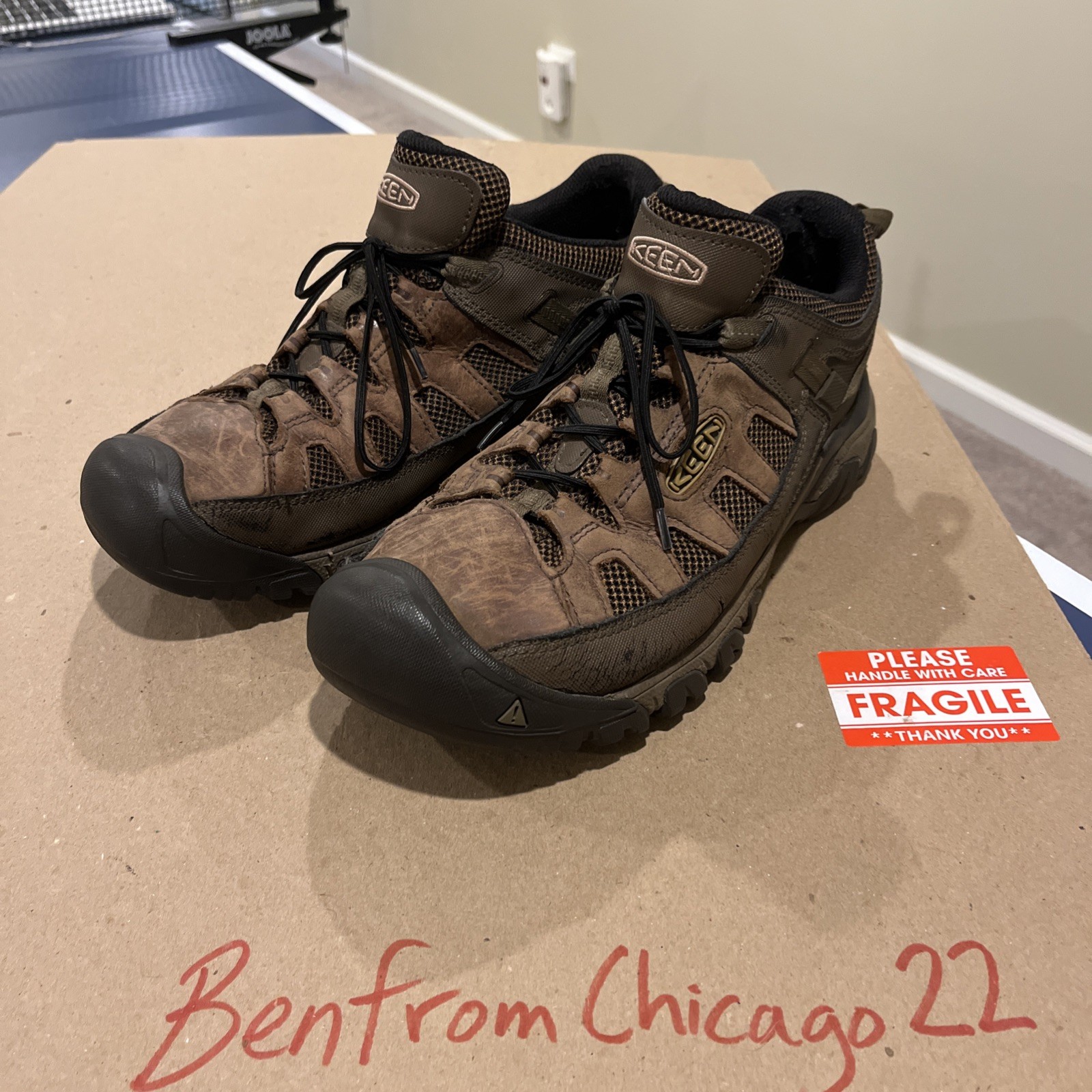 Scarpa da trekking Keen Targhee uomo taglia 12 marrone sfiato bassa trail 1018577 usata