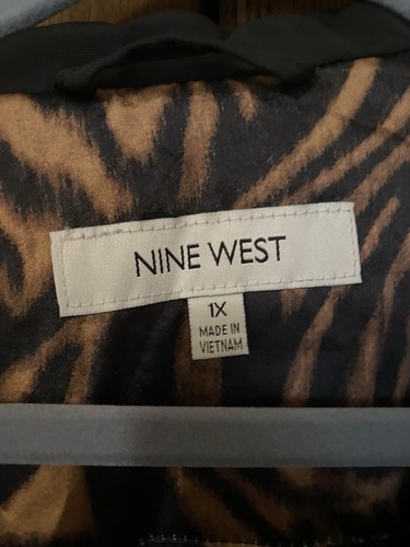 Nine West Woman’s Trench Coat 1X - Picture 4 of 4
