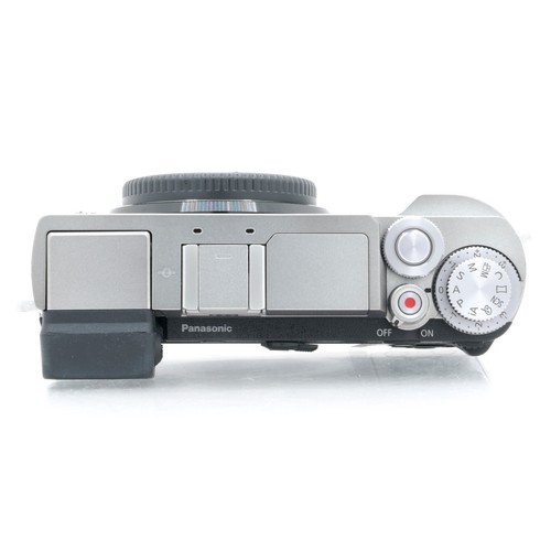 Panasonic LUMIX DC-GX9 20.3MP Mirrorless Digital Camera (Body Only) - Picture 7 of 9