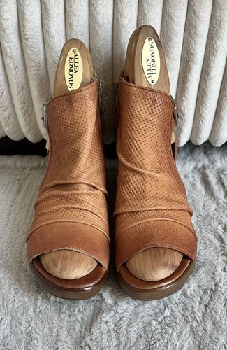 Miz Mooz Starfire Wedge Sandal Nutmeg Size 37 NIB NEW! - 第 1/6 張圖片