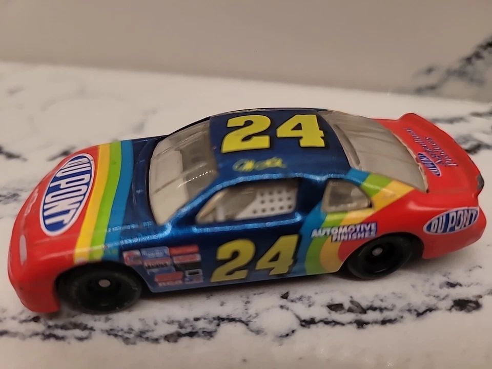 JEFF GORDON CUSTOM 1:64 DIECAST DUPONT 2004 BRISTOL FALL RACE Car - Image 3 of 4