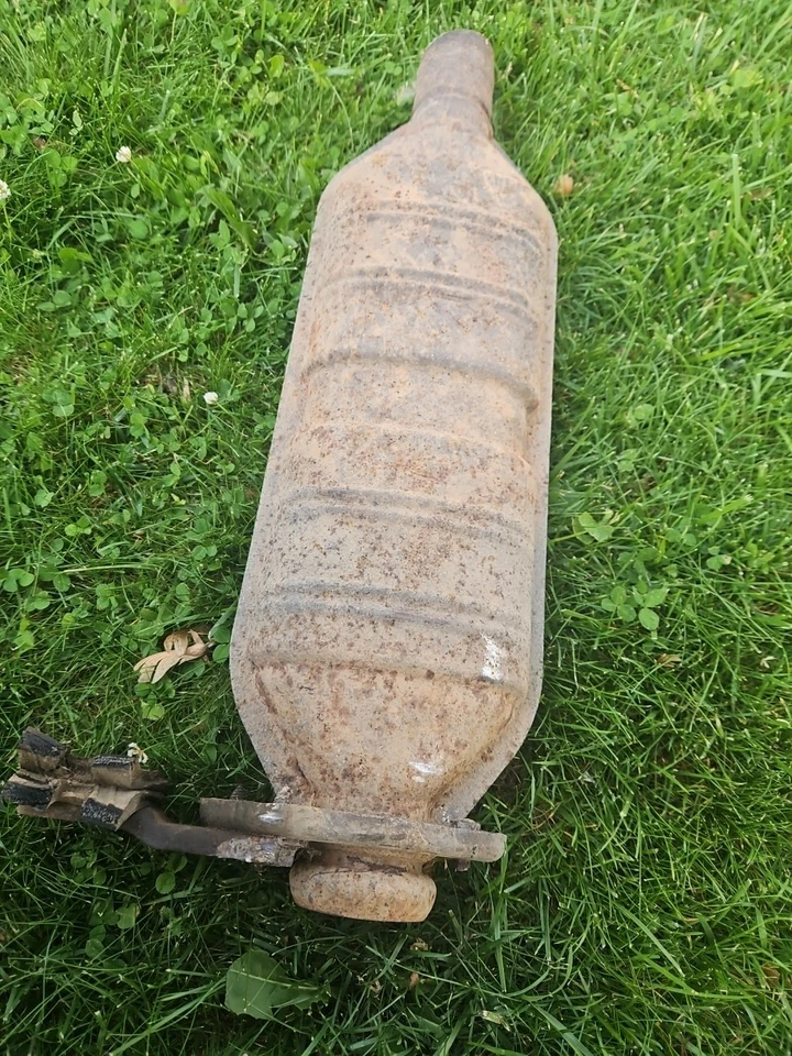 87 88 89 90 91 92 Cadillac Brougham Fleetwood Silenciador Convertidor Catalítico Chatarra  Foto 2 de 4