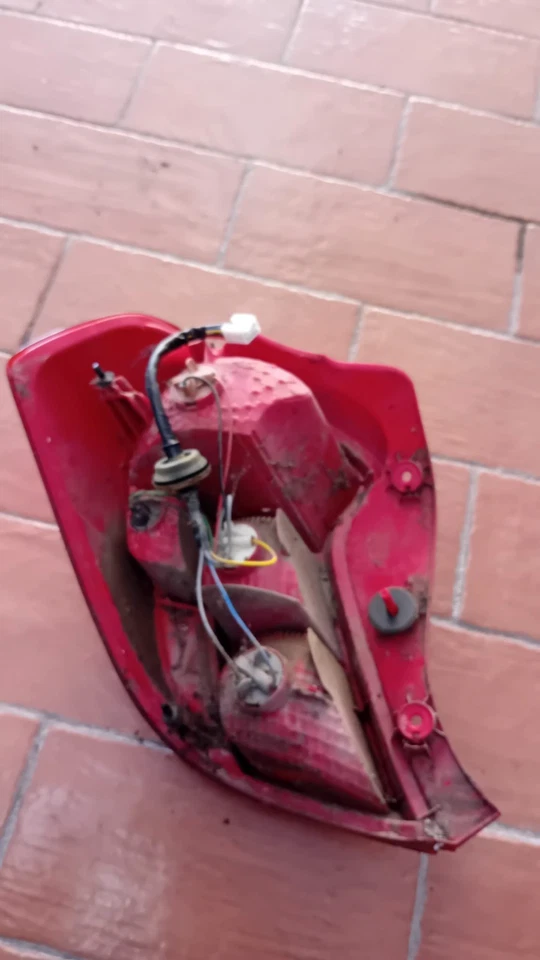 FANALE POSTERIORE STOP DESTRO DX OPEL KARL 2015/2018 GM42607397 - Immagine 3 di 4