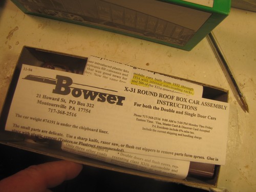 BowserHO Kit 55342 40 double door box car. round roof with original box - Picture 2 of 5