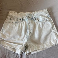 Levi's light wash high waist denim shorts ladies size 28