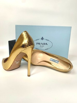 gold pumps uk