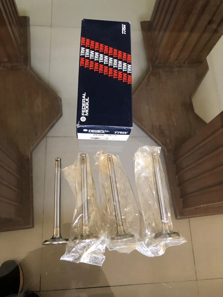 Válvula de escape 8 piezas X 29300 TRW V91138 PARA OPEL BEDFORD VAUXHALL CHEVROLET 16 SE Foto 3 de 4