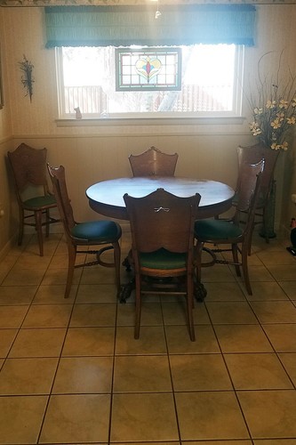 Used Antique Round Oak Claw Foot Dining Table 42 In With 2 Leaves And 6 Chairs Used Antique Round Oak Claw Foot Dining, Antique Round Dining Table For 6