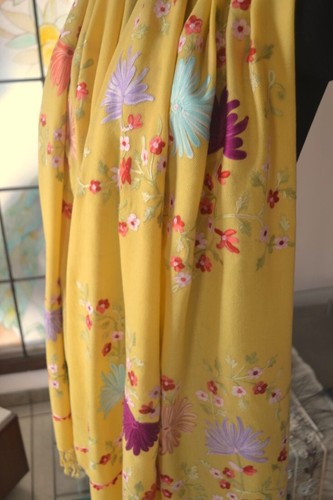 GOLDEN YELLOW KASHMIR EMBROIDERY CREWEL LARGE shawl 100% CASHMERE PASHMINA - Picture 8 of 8