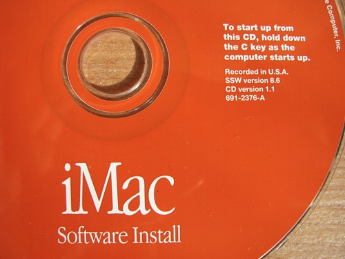Mac OS 8.6 install discs. Six disc booklet: Install, Restore and four other apps - Picture 3 of 10