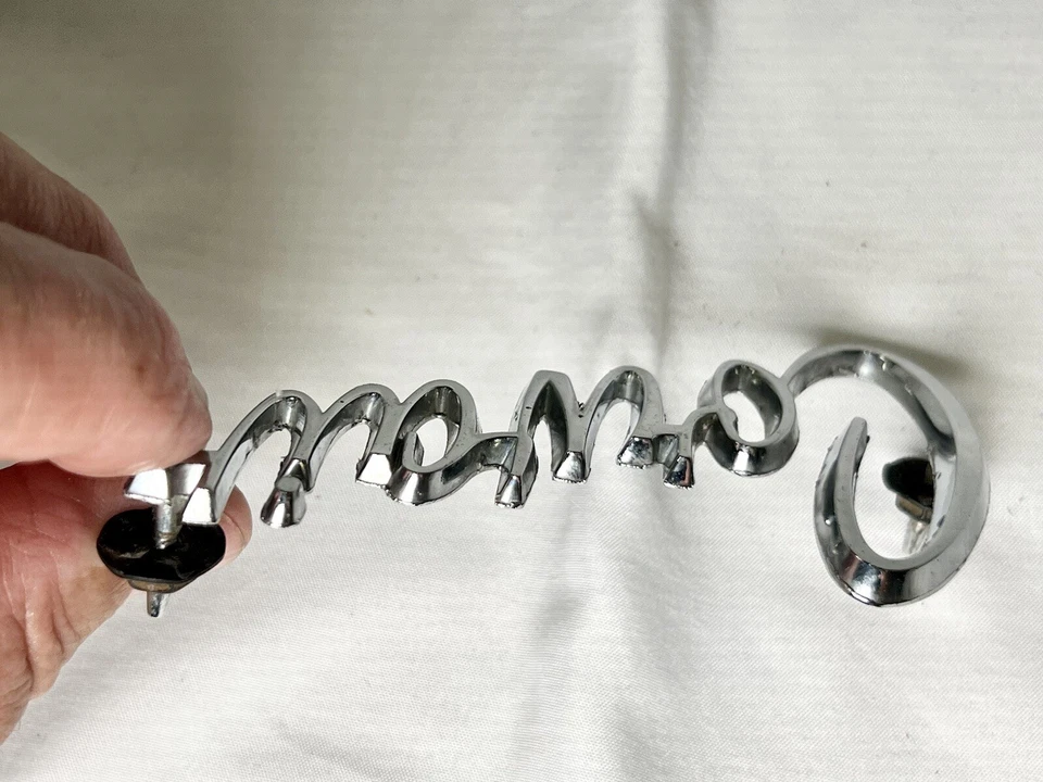 1966~1969 CHEVROLET CORVAIR NAMEPLATE SCRIPT EMBLEM BADGE - Изображение 4 из 4