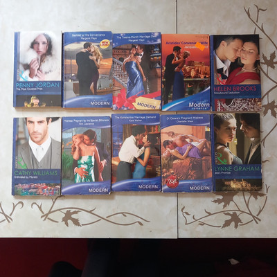 Mills & Boon Books Bundle Joblot of 10 books Modern Romance Blue Book novels etc