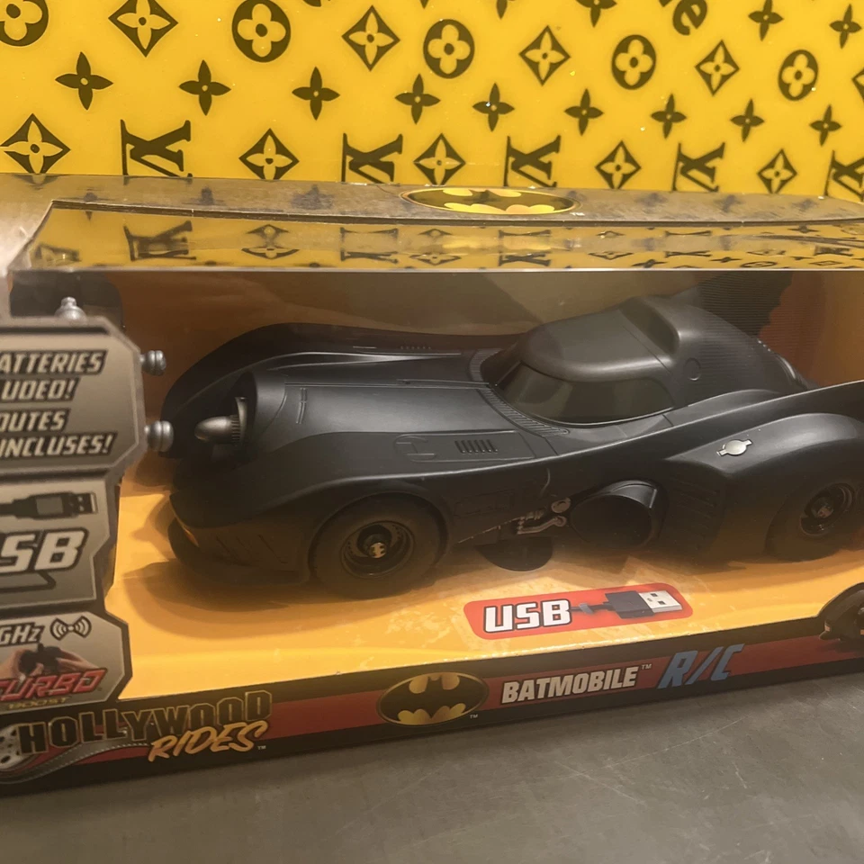 Batimóvil Jada Toys 1989 R/C Turbo Hollywood Rides Batman 80 años USB 2,4 GHZ Foto 3 de 4