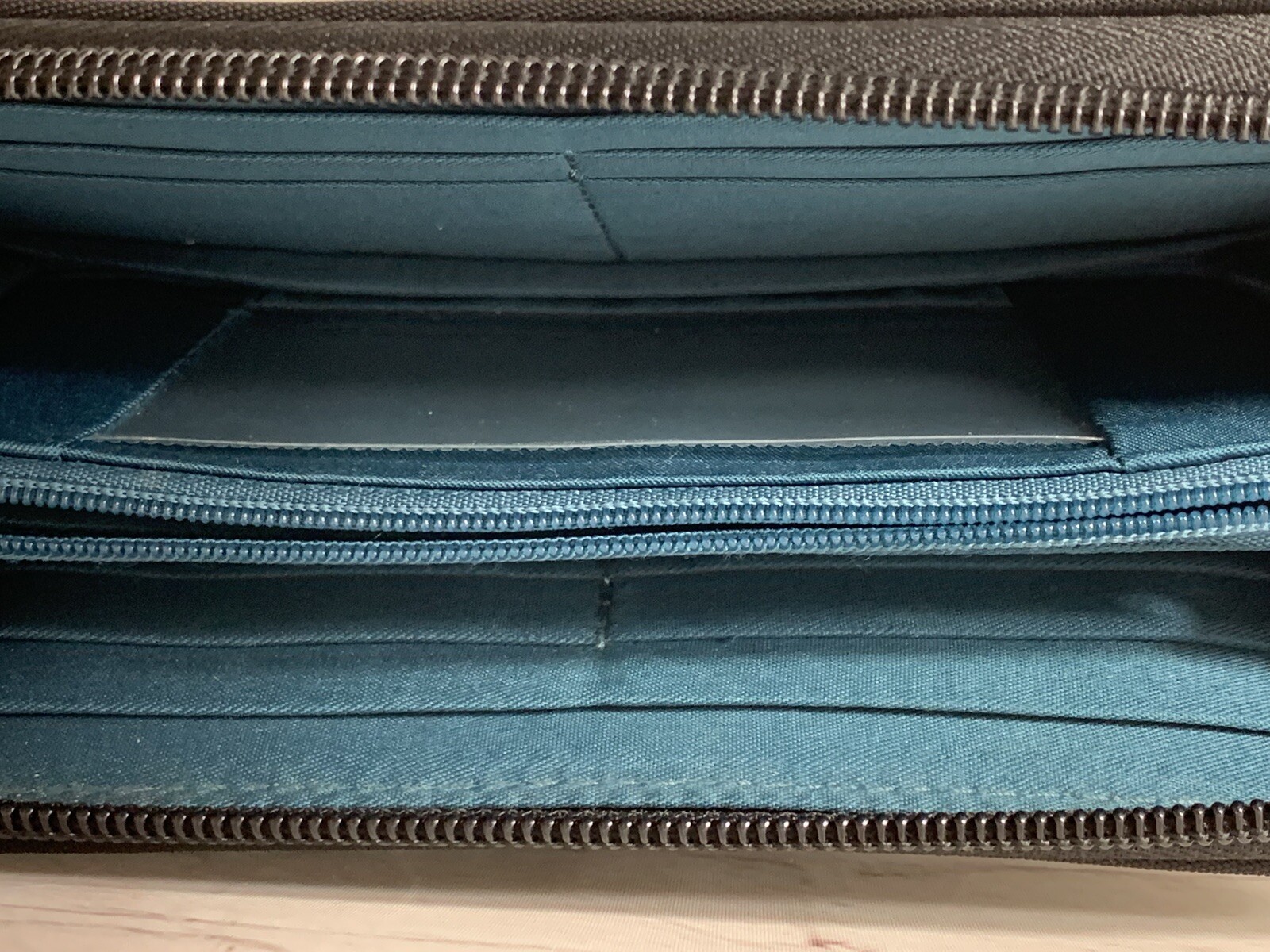 NWOT TRAVELON RFID Blocking Wallet Travel Clutch/WristletBlackZip