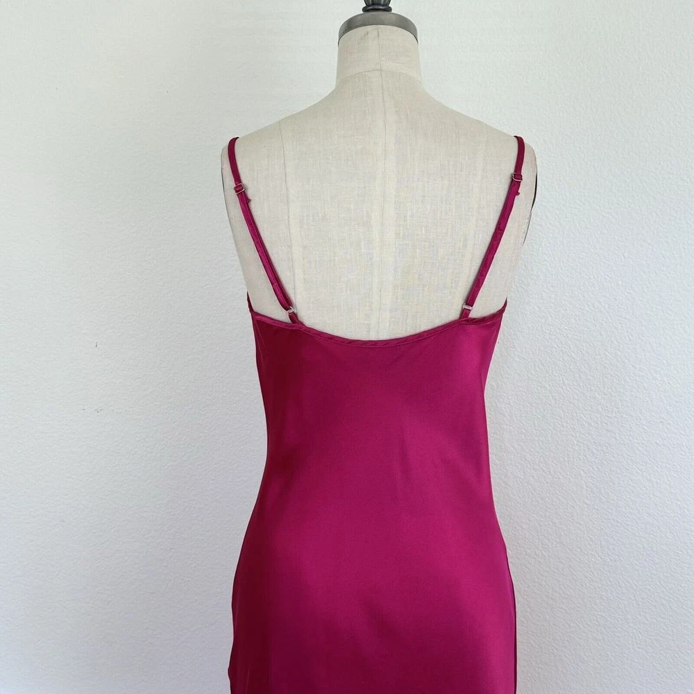 Abito Bebe slip donna piccolo rosa caldo raso scollo cappuccio midi festa data San Valentino