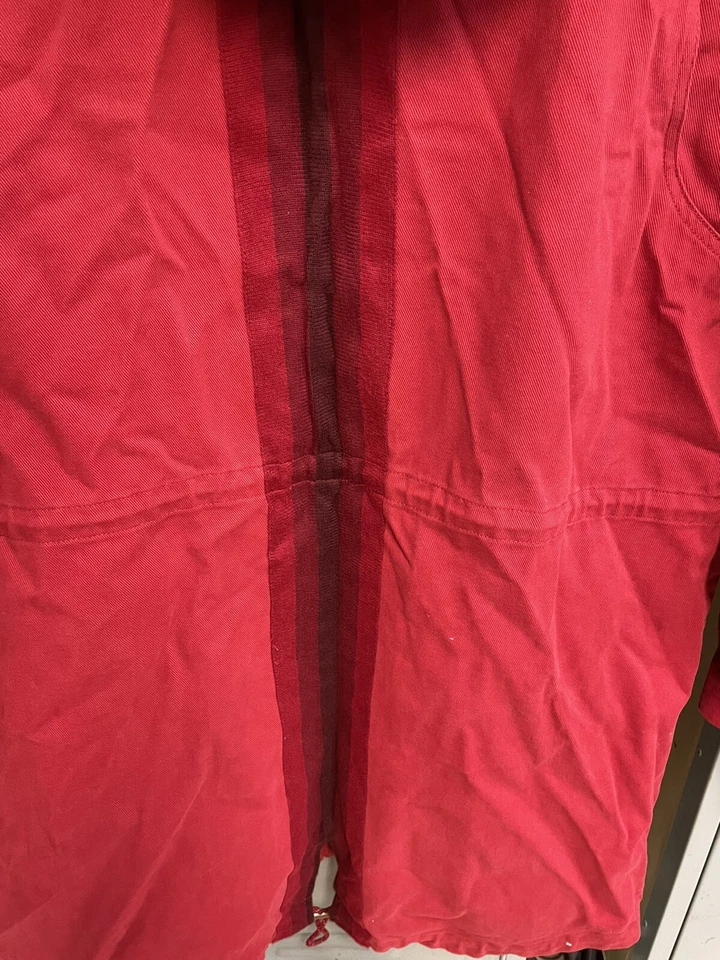 ABRIGO CON CAPUCHA ROJO USADO EN EXCELENTE ESTADO INC PARA HOMBRE Foto 4 de 4